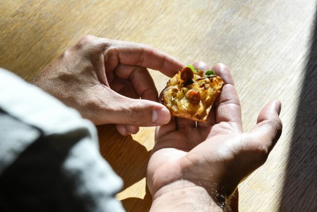 Alternative view of Joan Marc