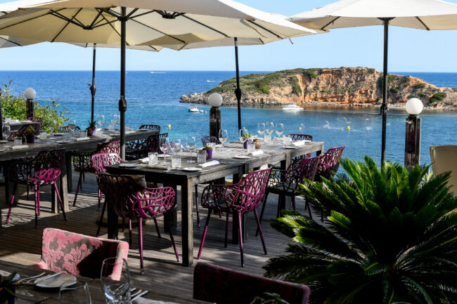 Lila Portals Restaurant & Bar